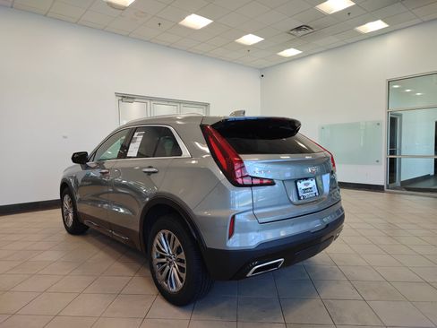 Used 2024 Cadillac XT4 Premium Luxury FWD image 5