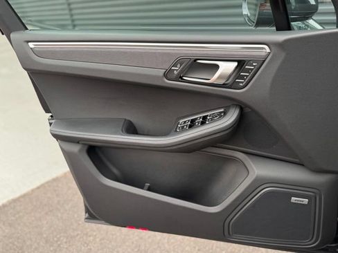 Certified 2023 Porsche Macan GTS AWD/4WD image 13