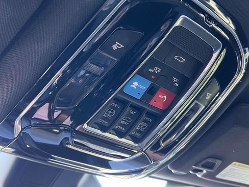 Used 2023 Jeep Grand Cherokee L Summit w/ High Altitude Package image 14