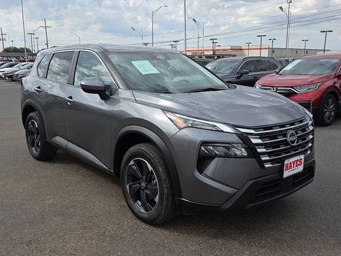 Used 2024 Nissan Rogue SV image 5