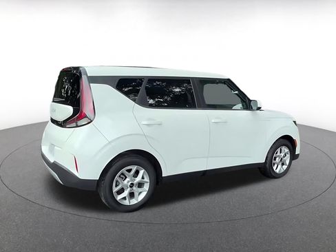 Used 2025 Kia Soul LX w/ LX Technology Package FWD image 15