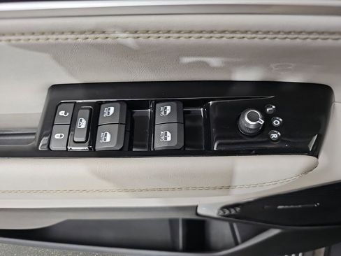 Used 2022 Jeep Wagoneer Series III w/ Premium Group I AWD/4WD image 31