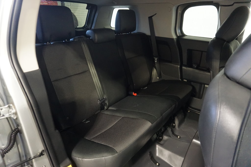 Used 2012 Toyota FJ Cruiser 4WD w/ Convenience Pkg image 18