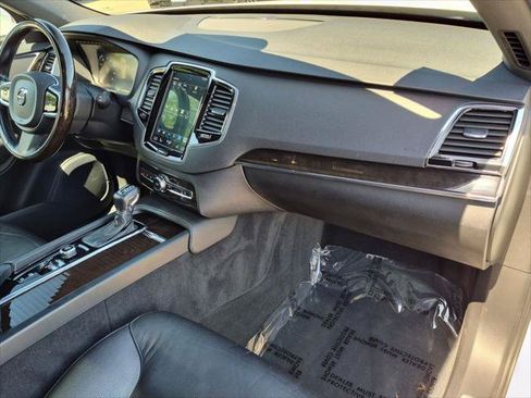 Used 2018 Volvo XC90 T5 Momentum w/ Convenience Package FWD image 27