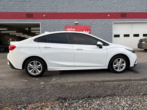 Used 2017 Chevrolet Cruze LT w/ RS Package image 2