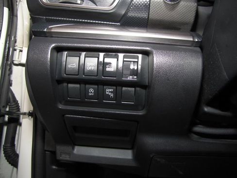 Used 2024 Subaru Forester Premium AWD/4WD image 9