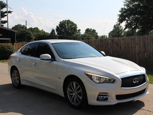 Used 2017 INFINITI Q50 3.0t Premium w/ 3.0T Premium Plus Package AWD/4WD image 2