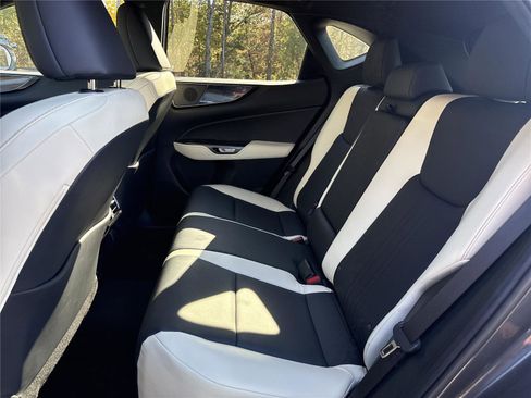 Used 2022 Lexus NX 250 FWD image 9