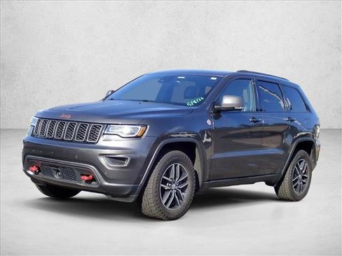 Used 2017 Jeep Grand Cherokee Trailhawk w/ Trailhawk Luxury Group AWD/4WD image 6