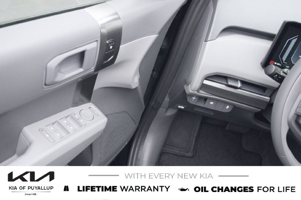 New 2027 Kia EV3 Wind FWD image 28