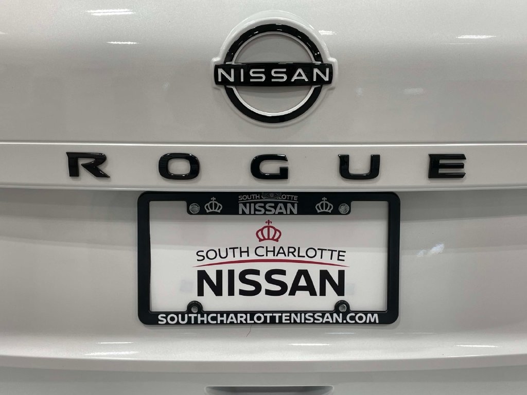 Used 2026 Nissan Rogue Dark Armor FWD image 9