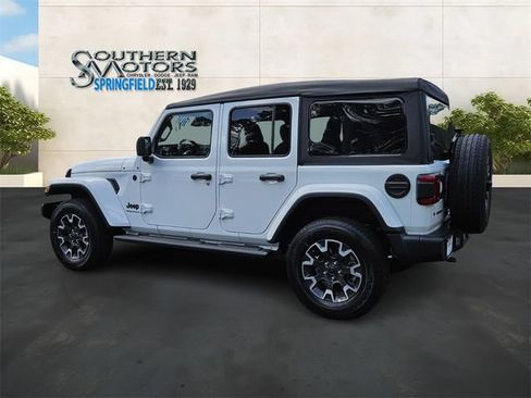 Used 2025 Jeep Wrangler Unlimited Sahara AWD/4WD image 3