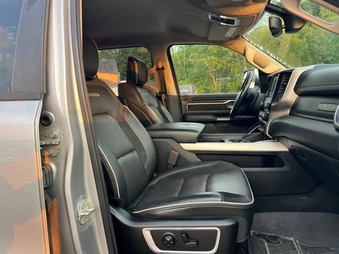 Used 2019 RAM 1500 Laramie AWD/4WD image 15