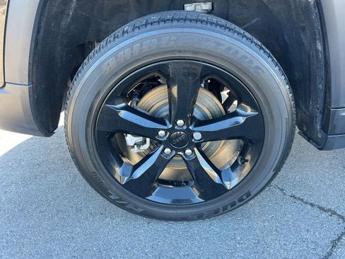 Used 2022 Jeep Grand Cherokee L Altitude image 7