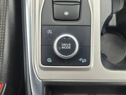 Used 2020 Ford Explorer XLT w/ Equipment Group 202A image 22