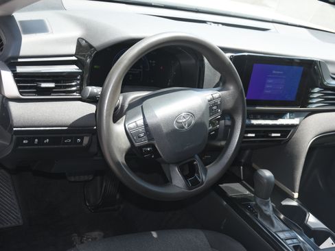 Used 2025 Toyota Camry LE FWD image 8