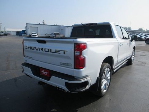 Used 2022 Chevrolet Silverado 1500 High Country w/ High Country Premium Package AWD/4WD image 6