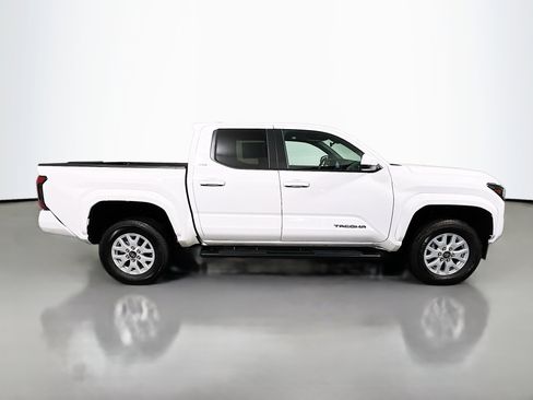 Used 2024 Toyota Tacoma SR5 image 3