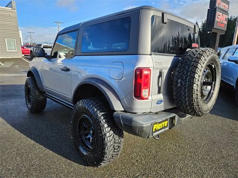 Used 2022 Ford Bronco Black Diamond image 3