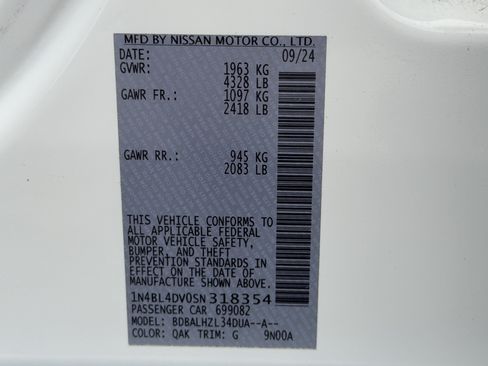 Used 2025 Nissan Altima 2.5 SV FWD image 33