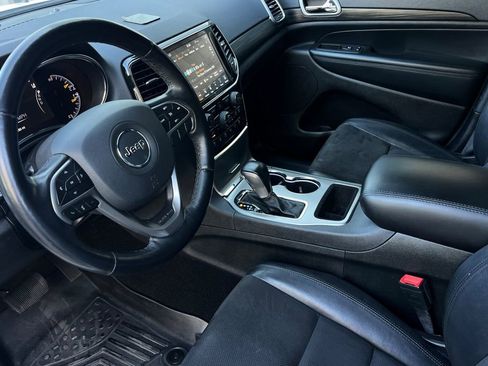 Used 2022 Jeep Grand Cherokee Laredo X RWD image 10