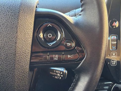 Used 2022 Toyota Prius Prime XLE FWD image 11