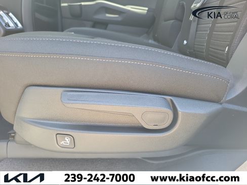 New 2026 Kia Sorento LX FWD image 13