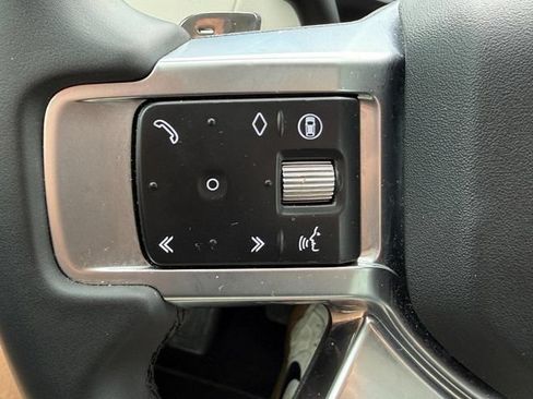 Used 2025 Land Rover Discovery S AWD/4WD image 30
