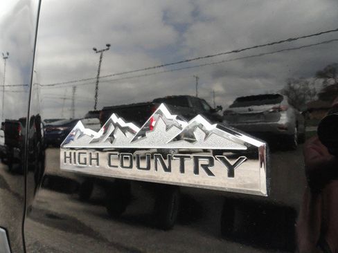 Used 2018 Chevrolet Silverado 1500 High Country image 10