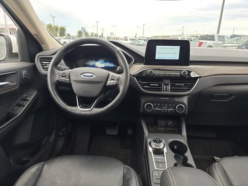 Used 2020 Ford Escape Titanium image 14
