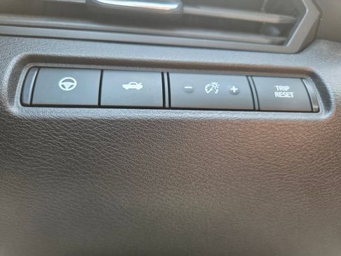 Used 2024 Nissan Altima 2.0 SR FWD image 12