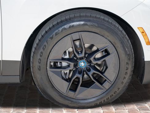 Used 2023 BMW iX xDrive50 w/ Premium Package AWD/4WD image 38