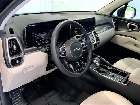 Used 2023 Kia Sorento S w/ Panoramic Sunroof Package FWD image 14