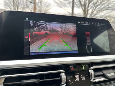 Used 2021 BMW 330i xDrive Sedan w/ Premium Package image 10