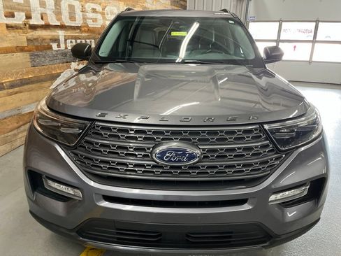 Used 2021 Ford Explorer XLT w/ Equipment Group 202A RWD image 8