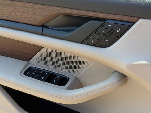 Certified 2022 Porsche Taycan RWD image 26