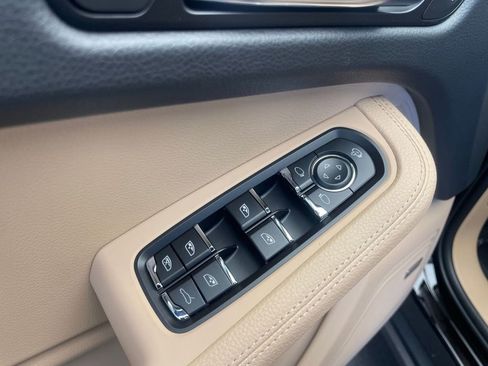New 2026 Porsche Macan AWD/4WD image 18