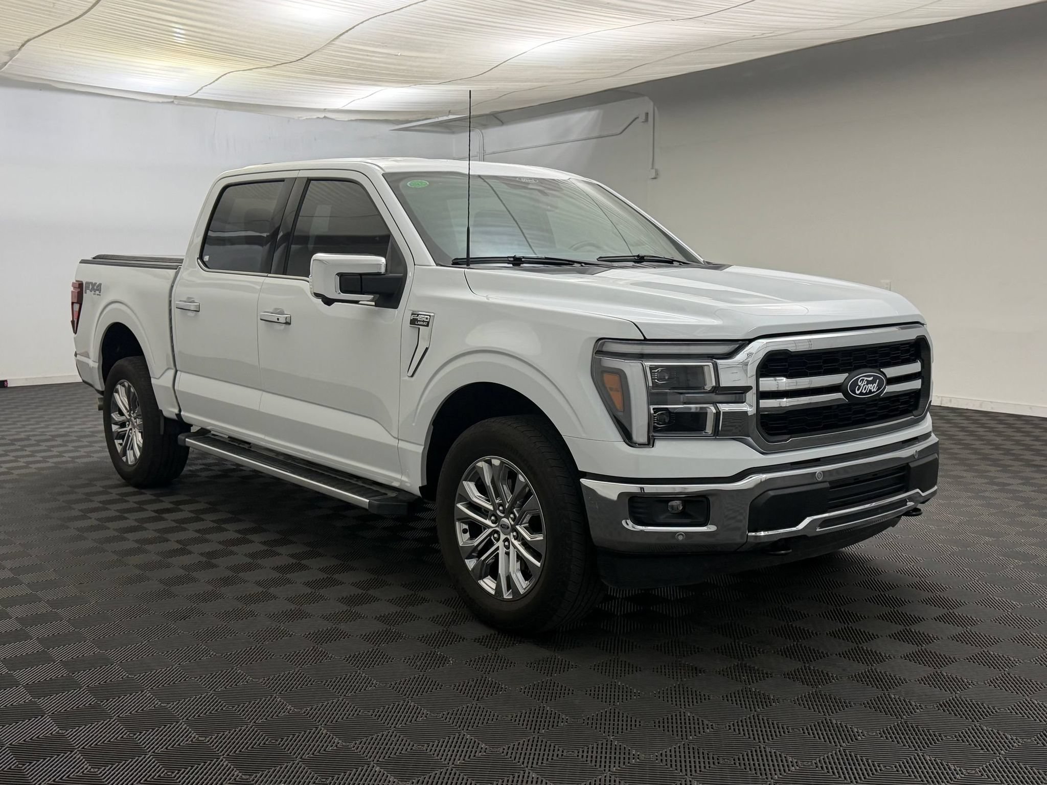 Used 2025 Ford F150 Lariat w/ Equipment Group 501A Mid AWD/4WD image 7