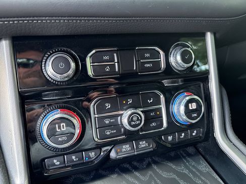 Used 2023 GMC Yukon Denali w/ Max Trailering Package AWD/4WD image 29