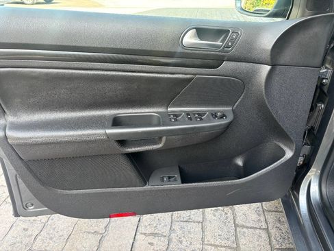 Used 2013 Volkswagen Jetta TDI image 9