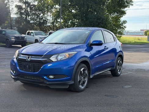 Used 2018 Honda HR-V EX image 2