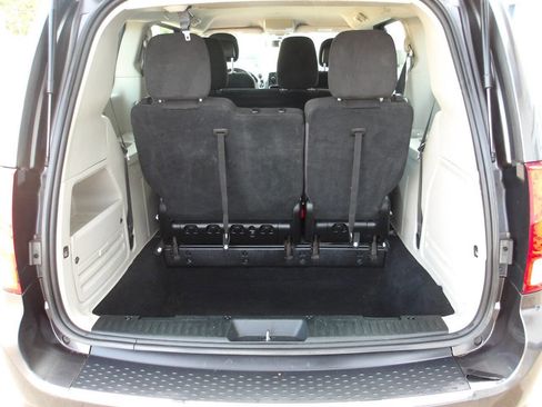 Used 2016 Dodge Grand Caravan American Value Package image 21