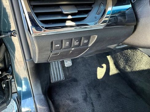 Used 2015 Toyota Avalon Limited w/ Technology Package FWD image 26