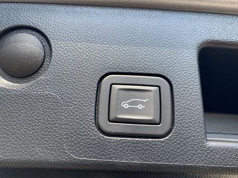 Used 2025 Chevrolet Equinox LT w/ Convenience Package II image 13