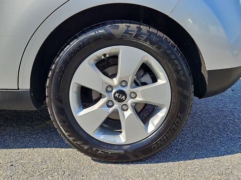 Used 2017 Kia Soul FWD image 34