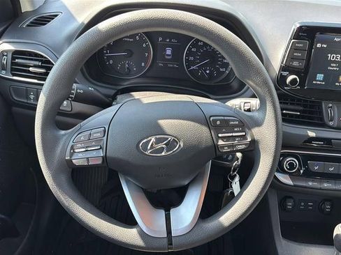 Used 2018 Hyundai Elantra GT FWD image 16