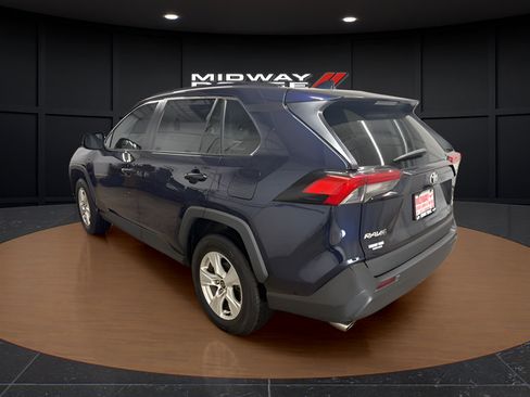 Used 2021 Toyota RAV4 XLE AWD/4WD image 3