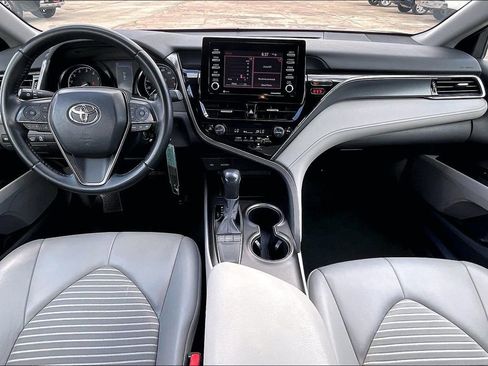 Used 2022 Toyota Camry SE image 7