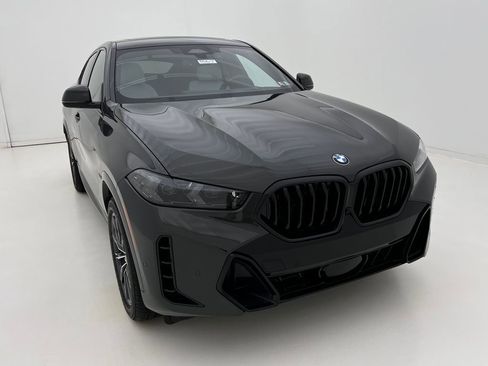 New 2026 BMW X6 xDrive40i w/ Climate Comfort Package image 3