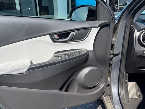 Used 2023 Hyundai Kona SEL FWD image 9